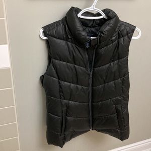 Gap Puffer Vest - Size S